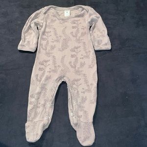 Kate Quinn 3-6mos long sleeve shoulder lap footies